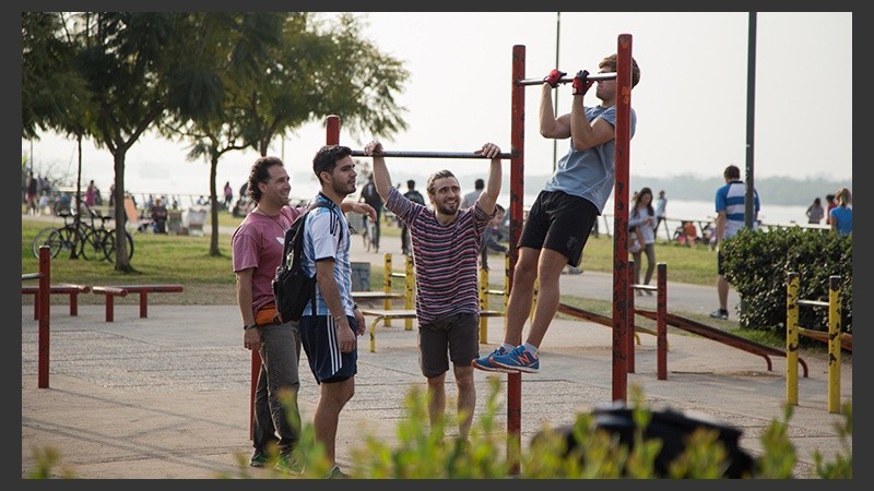 Los rosarinos disfrutaron de una jornada con temperaturas agradables este jueves.