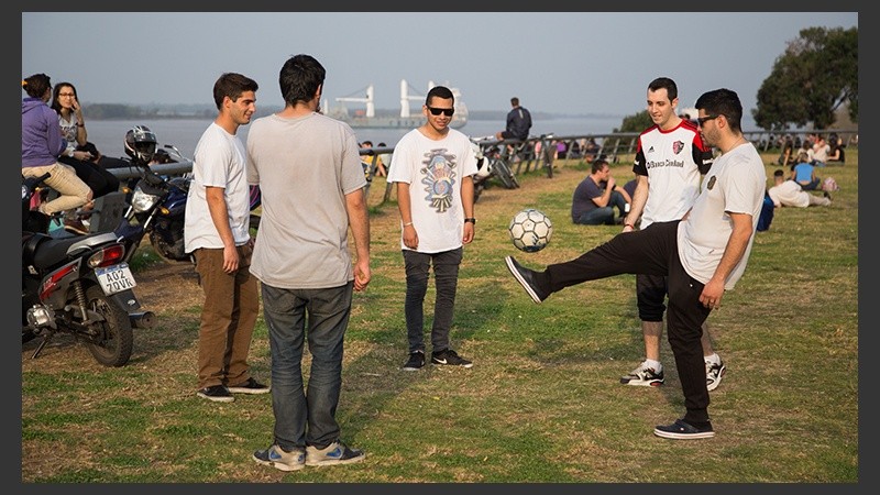 Los rosarinos disfrutaron de una jornada con temperaturas agradables este jueves.