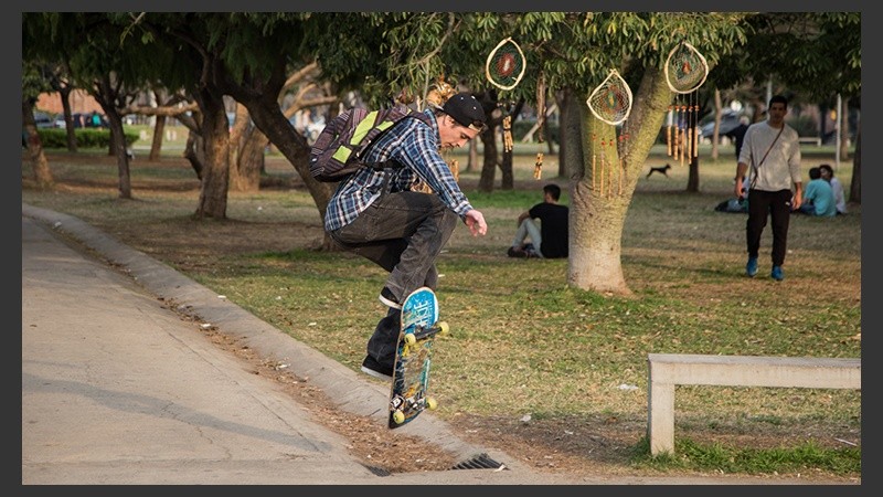 Los rosarinos disfrutaron de una jornada con temperaturas agradables este jueves.