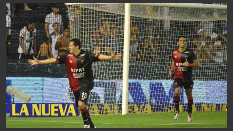 Silva grita un gol junto a Figueroa en Colón. ¿Repetirán el festejo en Rosario?