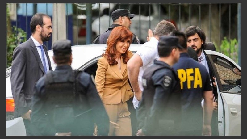 La ex presidenta, cuando fue a declarar por la causa dólar futuro.