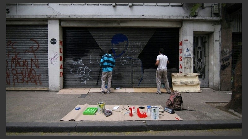 Los artistas arrancaron este domingo a la mañana con las intervenciones.