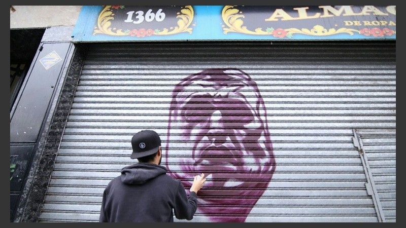 Los artistas arrancaron este domingo a la mañana con las intervenciones.