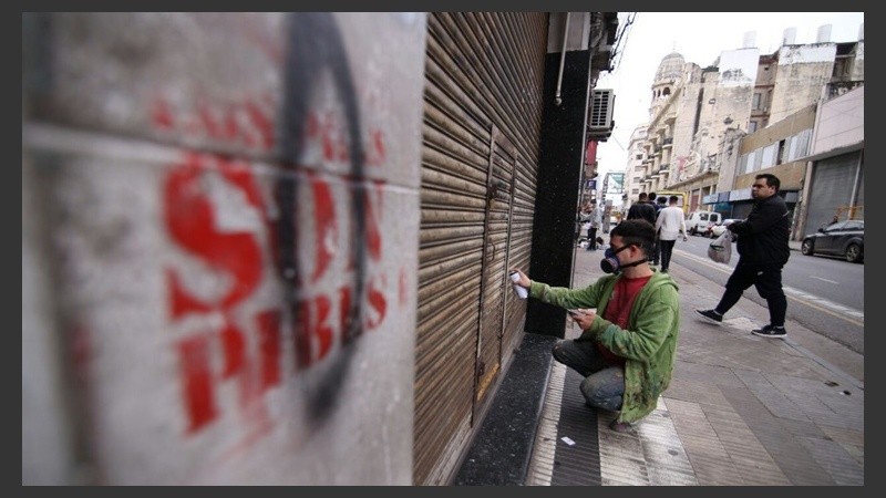 Los artistas arrancaron este domingo a la mañana con las intervenciones.