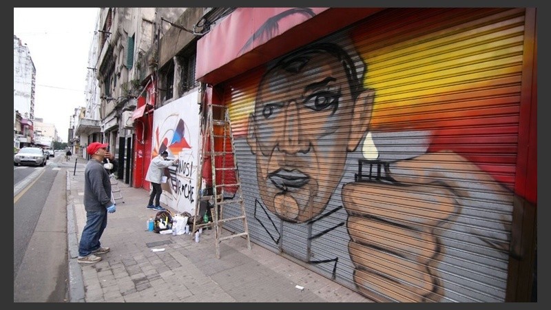 Los artistas arrancaron este domingo a la mañana con las intervenciones.