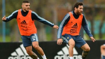 Icardi y Messi, juntos en la práctica de este lunes.