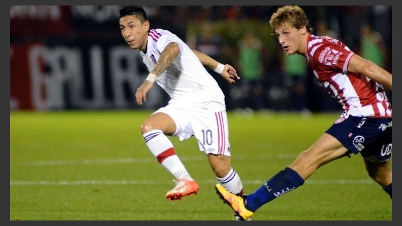 Sarmiento y una campaña solidaria tras debutar con la diez leprosa.