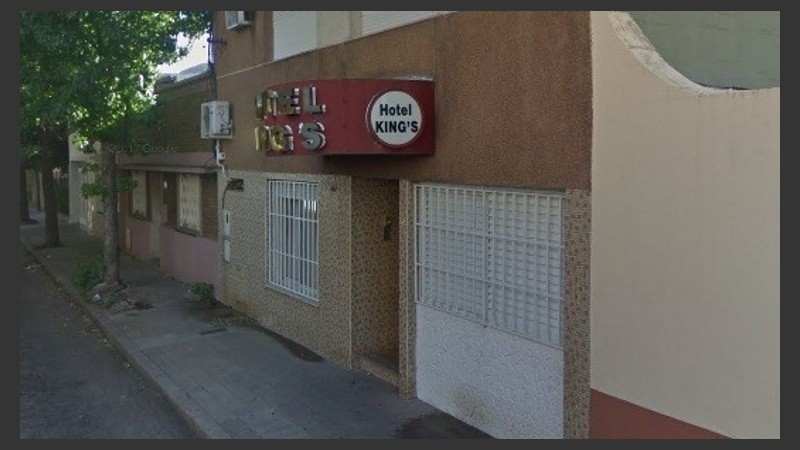 El motel queda a la altura de Urquiza al 3200. 