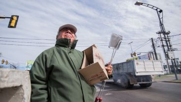 Antonio tiene 62 años y para en Provincias Unidas y Pellegrini.
