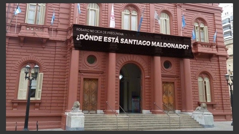 El municipio colocará una bandera con la pregunta por Santiago Maldonado.