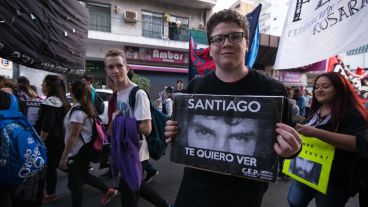 Una multitud marchó por Santiago Maldonado en Rosario. (Alan Monzón/Rosario3.com)