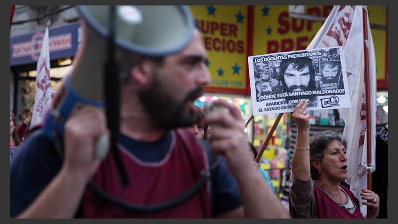 Una multitud marchó por Santiago Maldonado en Rosario. (Alan Monzón/Rosario3.com)