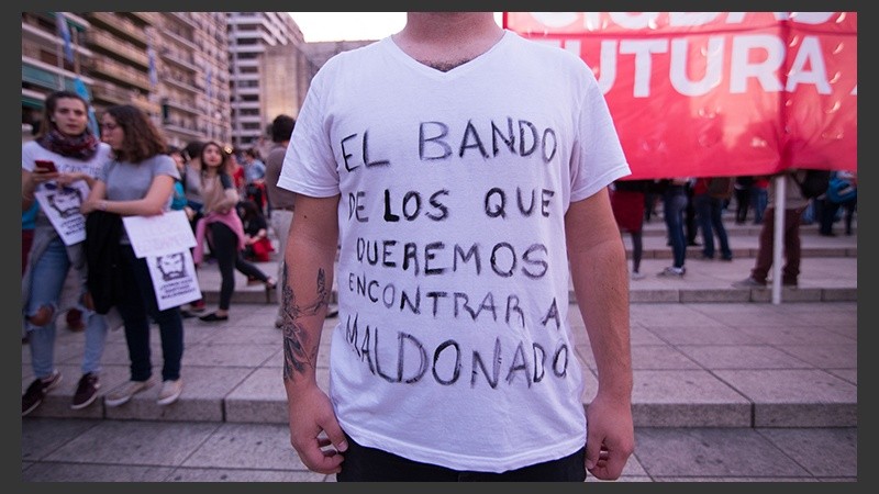 Una multitud marchó por Santiago Maldonado en Rosario. (Alan Monzón/Rosario3.com)