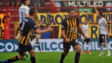 El desahogo de Leguizamón luego de volver a poner al equipo en ventaja.