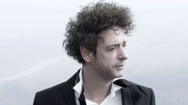 Gustavo Cerati: enorme cantante, sutil guitarrista y compositor constante.