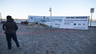Rosario 2025: una "Isla del deporte" frente a la ciudad. Una presentación de obra colosal de ficción dentro del marco de la Bienalsur.