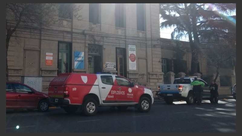Almafuerte, una de las escuelas afectadas este martes.