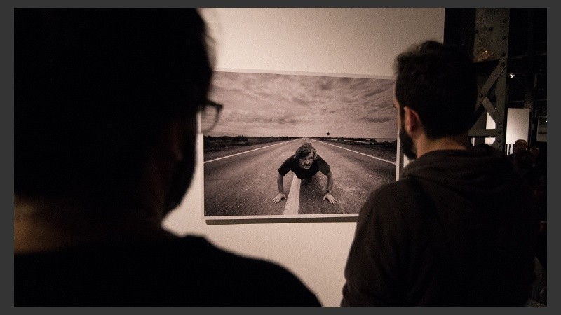 La 28° Muestra Anual de Fotoperiodismo quedó inaugurada este jueves en los galpones del CEC. (Alan Monzón/Rosario3.com)