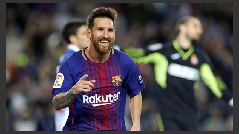 Messi marcó tres goles este sábado en el clásico.
