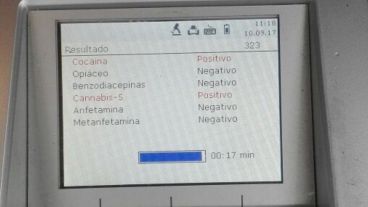 En Ombú y Callao, un camionero dio positivo de cocaína y marihuana.