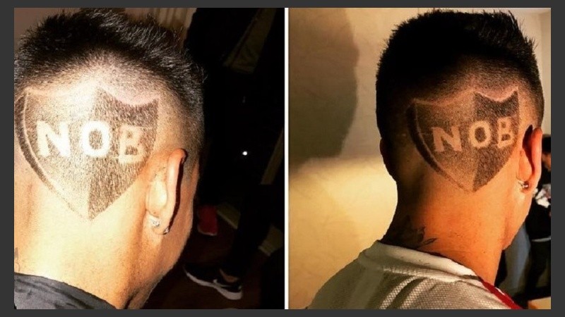 Con el escudo en la nuca.