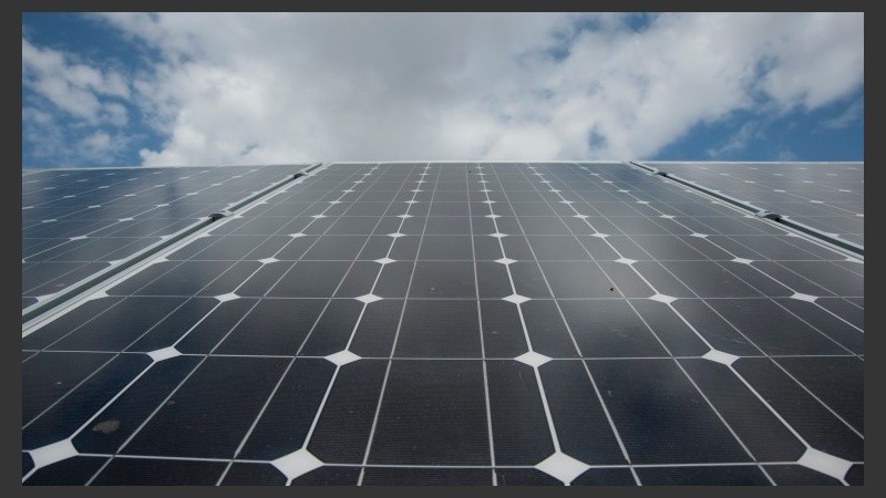 Armstrong avanza con los paneles solares.