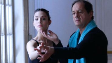 Prat (Chávez) verá renacer su interés por la danza cuando una joven de gran talento, Luisa (Carla Quevedo), se acerque a él para formarse como discípula.
