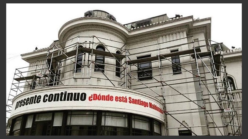 La propuesta consiste en un recorrido por la historia, el desarrollo y los espacios del Museo de la Memoria.