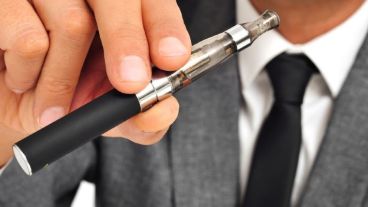 "El número de usuarios de cigarrillos electrónicos aumentó dramáticamente en los últimos años", según los investigadores.