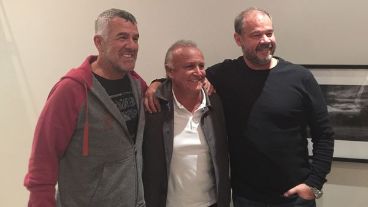 Lejos de la política, cerca del humor.