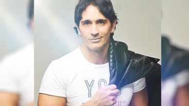 "Mirá lo que encontré. ¿Quién se anima a decir de qué año es esto?", escribió Sebastián Estevanez en el posteo.