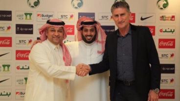 El Patón fue presentado este jueves por los jeques árabes.