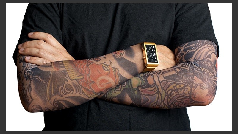 Los ganglios linfáticos suelen teñirse con el pigmento de los tatuajes.