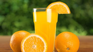 "Tomar un vaso de jugo es como comerse tres frutas juntas pero sin fibra", aseguran los especialistas.