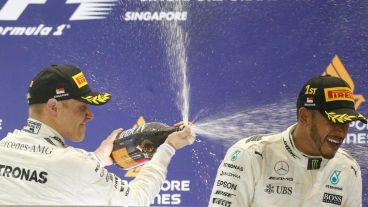 El festejo en el podio de Singapur.