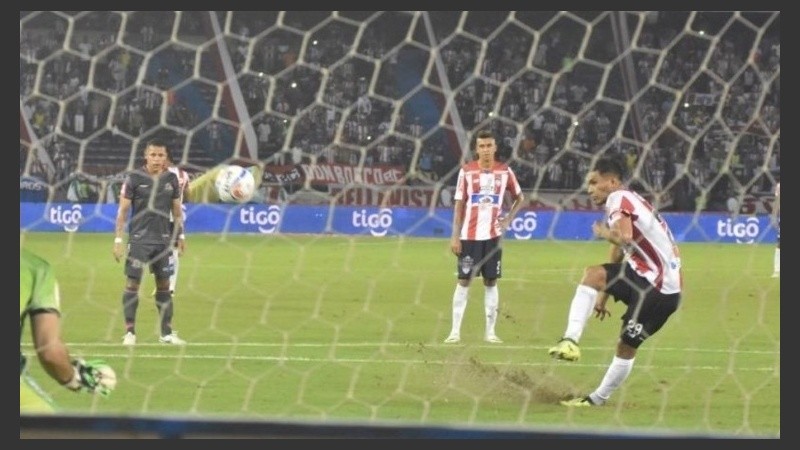 Teo pateó para el diablo. 