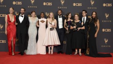 El elenco de The handmaid's tale.