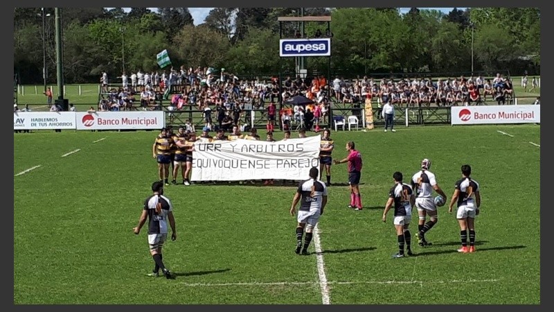 La bandera que mostraron los jugadores de GER. 