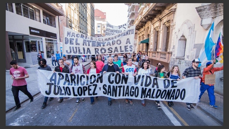 La marcha por las calles de la ciudad este lunes.