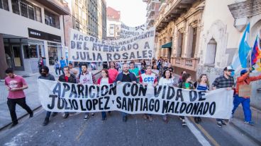 La marcha por las calles de la ciudad este lunes.