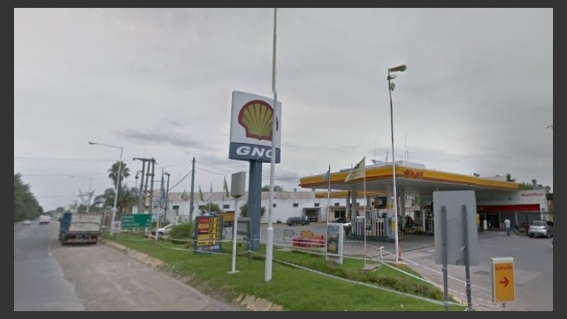 La estación de servicio está ubicada sobre el límite del municipio.