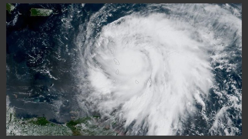 El huracán María azota al Caribe.