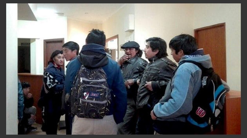 La comunidad Vuelta del Río pide la renuncia de Otranto. 