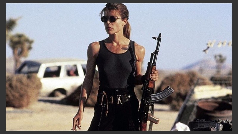 La saga “Terminator” comenzó en 1984: un cyborg es enviado al pasado para matar a la madre de un futuro líder rebelde.