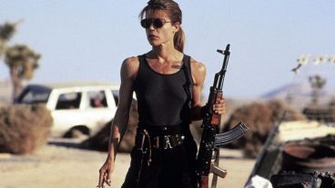 La saga “Terminator” comenzó en 1984: un cyborg es enviado al pasado para matar a la madre de un futuro líder rebelde.