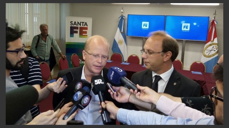 El ministro de la Producción y candidato a diputado nacional por el Frente Progresista, Luis Contigiani, en la presentación de “Santa Fe, una economía que se destaca”.