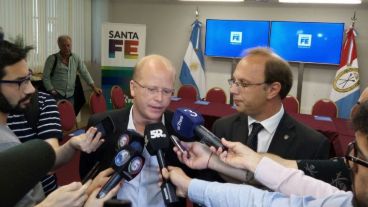 El ministro de la Producción y candidato a diputado nacional por el Frente Progresista, Luis Contigiani, en la presentación de “Santa Fe, una economía que se destaca”.