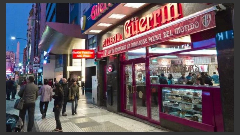 Güerrin está ubicado sobre avenida Corrientes al 1400.