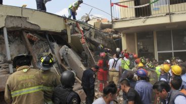 La escuela se derrumbó en el sur de la ciudad de México.