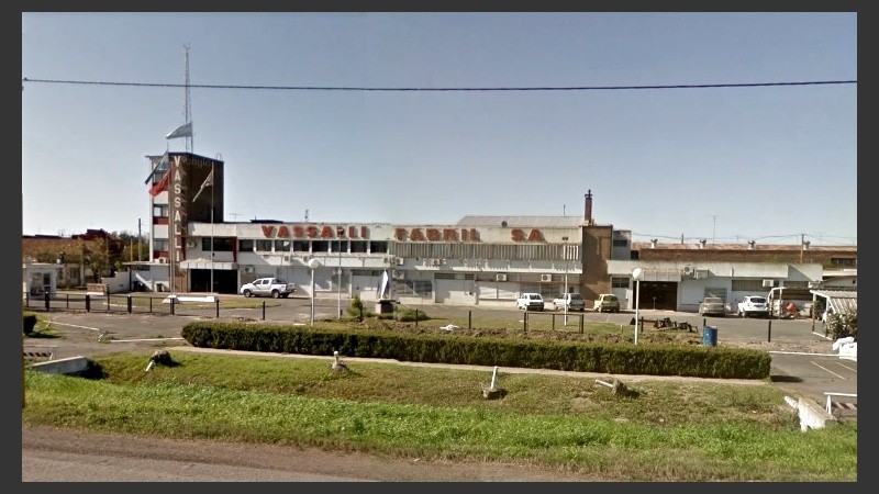 En la planta firmatense, a 110 km de Rosario, trabajan unas 500 personas.